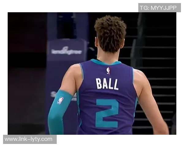 康利赞华子休赛期积极组织训练展现领袖气质显著提升